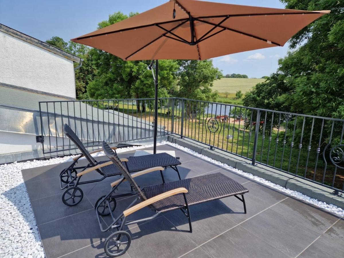 Ferienwohnung Mit Kamin Und Traumhafter Dachterrasse Mit Weitblick In Die Natur Neu Gaarz Εξωτερικό φωτογραφία
